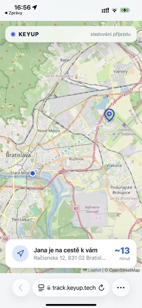 Klientská sledovací stránka track.keyupgo.com — technik na cestě s živou mapou a ETA